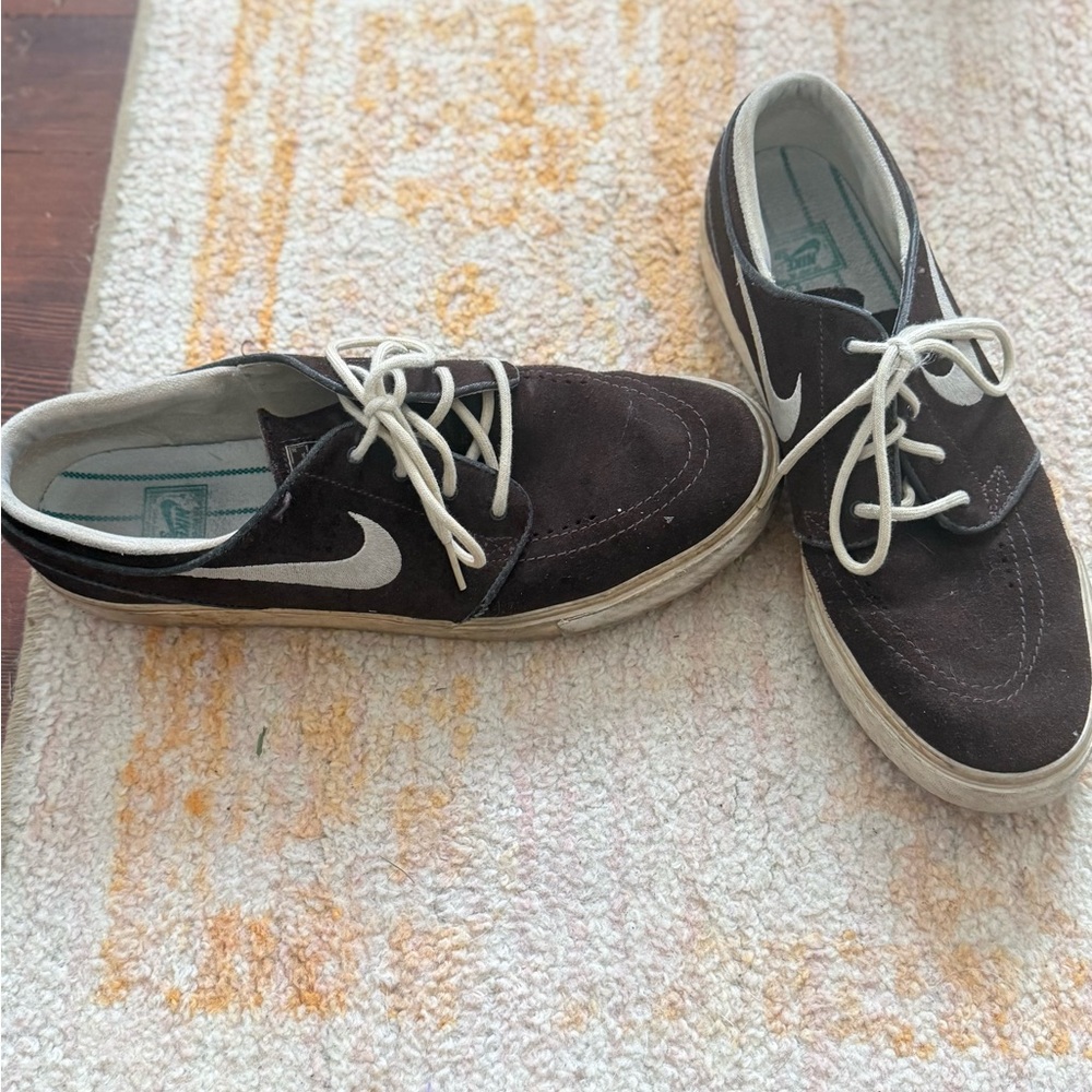 Nike Men's Black and White Suede Sneakers